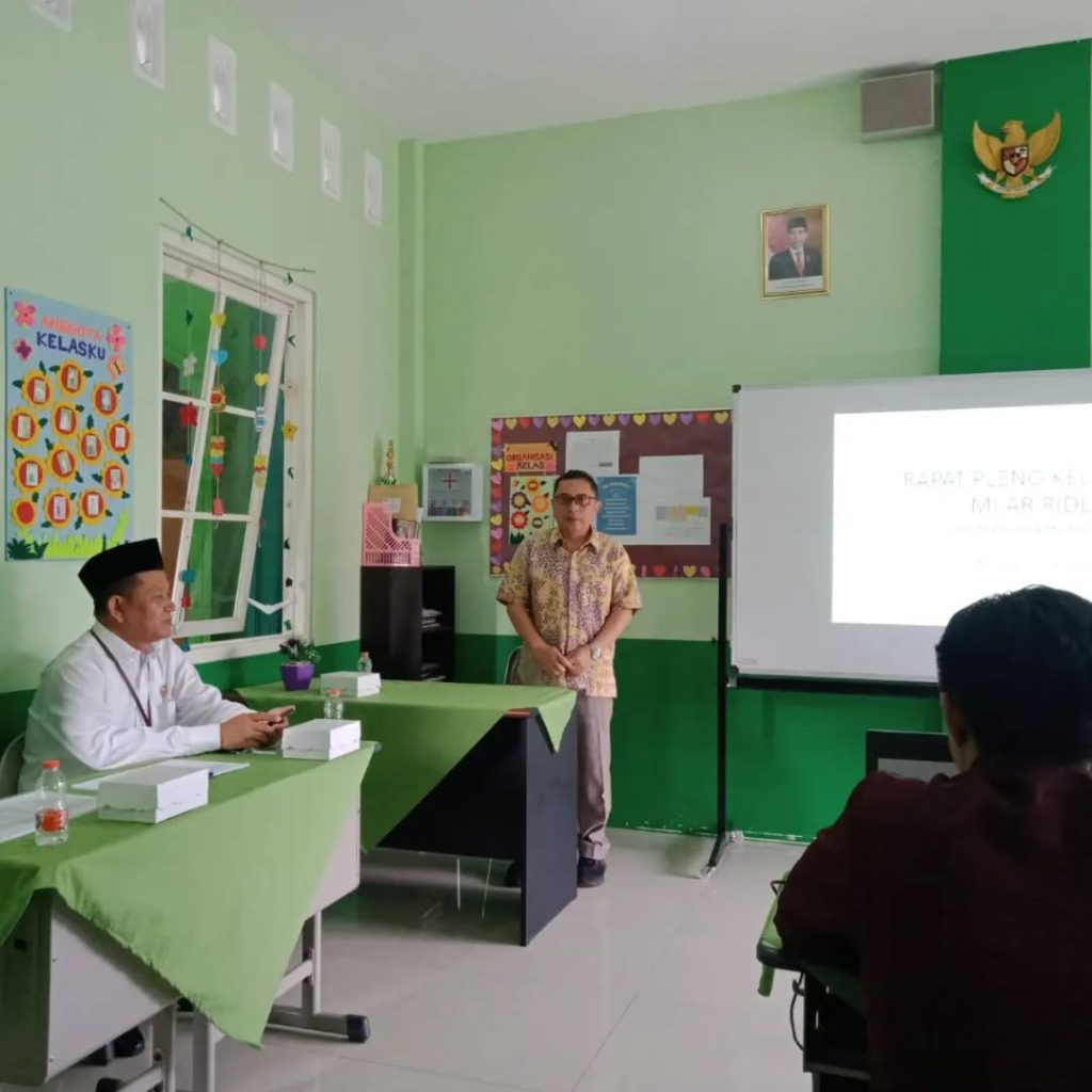 rapat pleno kelulusan mi ar ridlo tahun 2023 2024