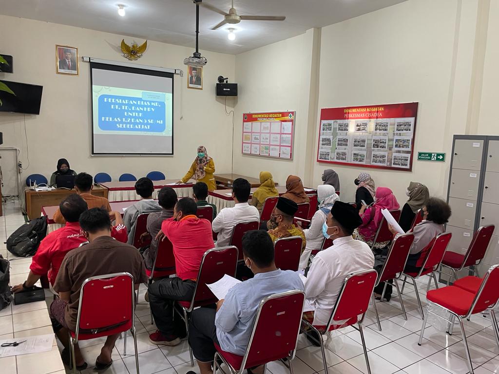 Penyuluhan bersama Puskesmas Cisadea